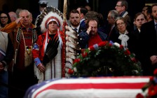 Dân Mỹ lũ lượt viếng cố Tổng thống George H.W.Bush