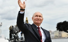 Tổng thống Putin: Hải quân Nga có thể tung đòn tấn không 'không thể ngăn chặn'