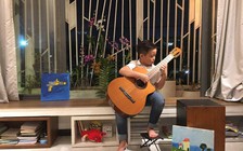 Cậu bé 'hạt tiêu' siêu ghi ta và trống