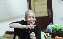 Bà cụ gần 100 tuổi là Facebooker 'già nhất' Việt Nam, lướt mạng như gió