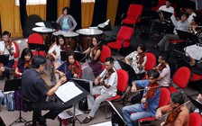 Mỏi mòn chờ... nhà hát