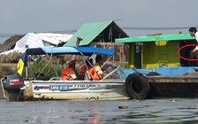 CSGT ‘kiểm tra’ chớp nhoáng trên sông