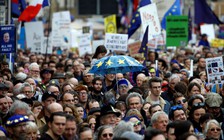 Rộ tin nội các muốn phế truất thủ tướng Anh