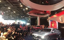 Hành trình đến Paris Motor Show của VinFast: Chiếc ô tô trên tấm biển quảng cáo