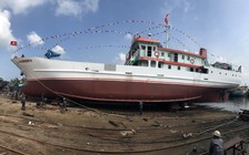 Hạ thủy tàu dịch vụ hậu cần nghề cá Trường Sa