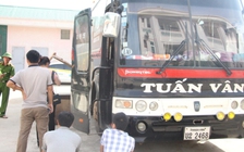 Thiết kế 'hầm' trên xe khách để vận chuyển gỗ lậu