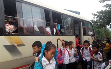 Nhồi nhét học sinh trên những chiếc xe đưa đón hết hạn đăng kiểm