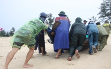 Bão số 10 cách Đèo Ngang 120 km