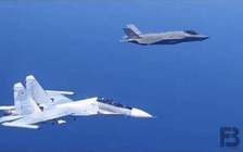 Xem Su-27 Nga bám đuổi F-35 trên biển Baltic