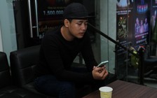 Hot boy trà sữa bật khóc kể cảnh bôn ba giúp mẹ, thương vợ 'mập'