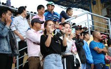 Đội nhà thua đậm, CĐV Huế vẫn vui trong ngày khai mạc giải U.21 Báo Thanh Niên