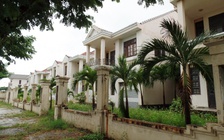 Cận cảnh loạt 'biệt thự ma' tiền tỉ giữa trung tâm Đà Nẵng