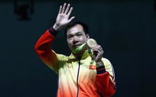 Ca nhạc sĩ Cáp Anh Tài tung ca khúc chúc mừng HCV Olympic Hoàng Xuân Vinh