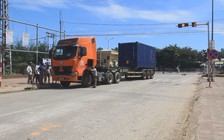 Va chạm với xe container, người phụ nữ chết trên đường đi chợ về