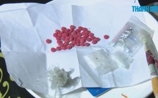 Thuê phòng karaoke để “bay, lắc” lúc nửa đêm, 4 “dân chơi” bị tóm