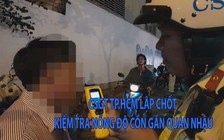 CSGT TP.HCM lập chốt kiểm tra nồng độ cồn gần quán nhậu