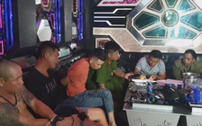 Cảnh sát đột kích quán karaoke, bắt quả tang 24 thanh niên chơi ma túy