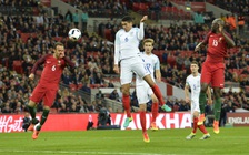 Trung vệ M.U giúp tuyển Anh hạ Bồ Đào Nha