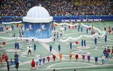 EURO 2016: Lễ khai mạc đầy sắc màu