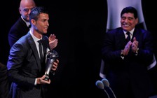 Ronaldo qua mặt Messi và Neymar để giành giải Cầu thủ xuất sắc nhất thế giới