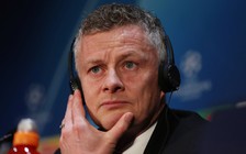 HLV Solskjaer nhắc học trò cảnh giác trước 'chiêu trò' của cầu thủ Barcelona