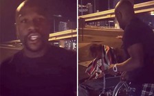 Floyd Mayweather bị ‘ném đá’ vì… hào phóng làm từ thiện