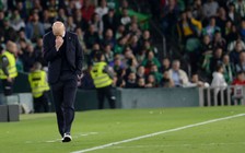 Real Madrid bị cách ly toàn đội, La Liga hoãn ít nhất 2 tuần vì Covid-19