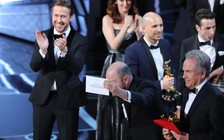 Oscar 2017: 'Moonlight' giành giải Phim hay nhất sau khi bị trao nhầm cho 'La La Land'