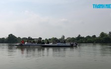 ​Nỗ lực tìm người vợ kiêm thuyền trưởng trong thảm kịch lật sà lan