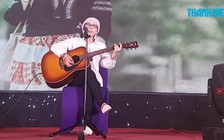 Người Quảng Trị thổn thức với tiếng hát của cô giáo ung thư