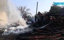 Nhiều mét khối gỗ bị thiêu rụi ở Bình Phước