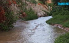 Hàng quán tự phát phá tan nát thắng cảnh Suối Tiên - Mũi Né