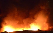 Cháy chợ Bình Long, tiền tỉ theo ngọn lửa lên trời vào tối cúng cô hồn