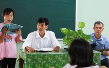 Người trẻ rủ nhau đi học đờn ca tài tử