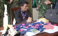 Bắt quả tang người đàn ông đi xe khách giấu gần 10.000 viên ma túy