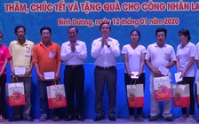 Trưởng ban Kinh tế trung ương tặng quà, chúc tết công nhân Bình Dương