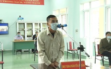 Lãnh án vì không đeo khẩu trang còn lấy mũ cối đánh lực lượng chức năng