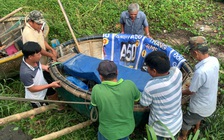 Bão số 9: Cận cảnh ngư dân hối hả đưa thuyền lên bờ, sau chuyến biển cuối cùng