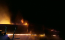 Cháy công ty nhựa rộng gần 1.000 mét vuông tại vùng ven Sài Gòn