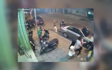 Kinh hoàng người hát karaoke đi nhầm phòng bị chém nhập viện