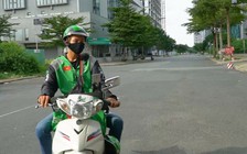 Cuộc sống những ngày giãn cách: Đỡ chật vật nhờ bác tài công nghệ!