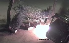 Nghi án nửa đêm ném bom xăng đốt xe ben vì cạnh tranh làm ăn