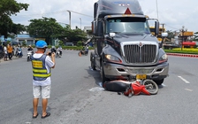 Người vợ hoảng loạn khi chứng kiến cảnh chồng bị tai nạn chết ngay “điểm đen” vòng xoay Trung Lương