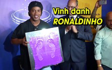 Ronaldinho được vinh danh ở quê nhà