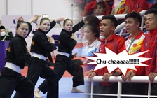 Liên tục la hét tiếng lạ khi đồng đội đấu quyền Pencak Silat để làm gì?