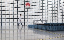 Huawei cạn kiệt 'đồng minh' ở châu Âu