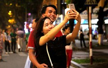 Người dân hào hứng với 26 phố đi bộ Hà Nội