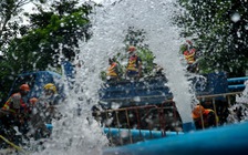 Chuyến 'khứ hồi' 11 giờ của đội cứu hộ Thái Lan