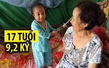 Hoàn cảnh tội nghiệp của cô gái “siêu tí hon” nhỏ bé nhất miền Tây