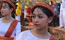 Khai hội Ka Tê của người Chăm dưới chân tháp Pôsahinư ở Phan Thiết